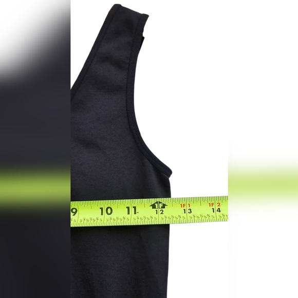 Reebok Classic Seamless Fitted Scoop Athletic Black Sleeveless Tank Top - Picture 5 of 6